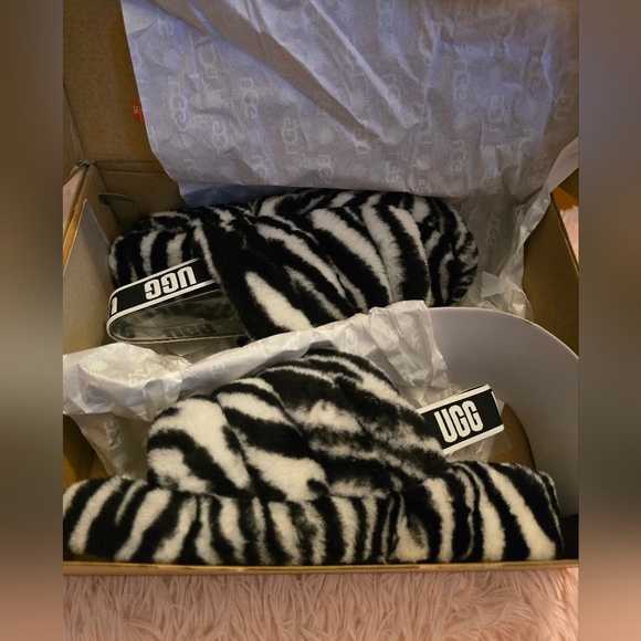UGG Fluff Yeah Women's size 9! Zebra print! - Picture 10 of 13